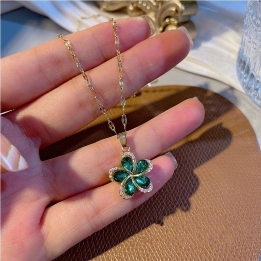 NWT 18k gold stainless steel Cubic zirconia four leaf clover 🍀 pendant n…